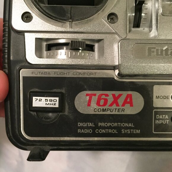 FUTABA T6XA TRANSMITTER- POWERS ON - UNTESTED - AS IS--FOR PARTS Light comes on - Picture 2 of 6